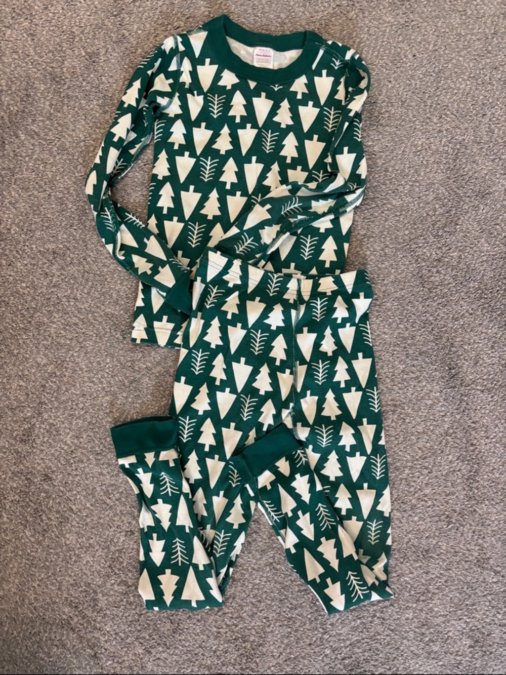 Hanna Andersson Green and Cream Tree Print Pajama Set